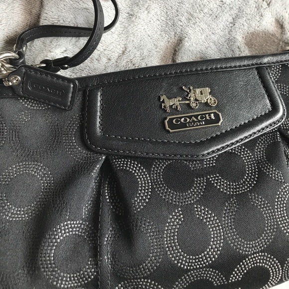 Coach clutch wristlet - Picture 4 of 4