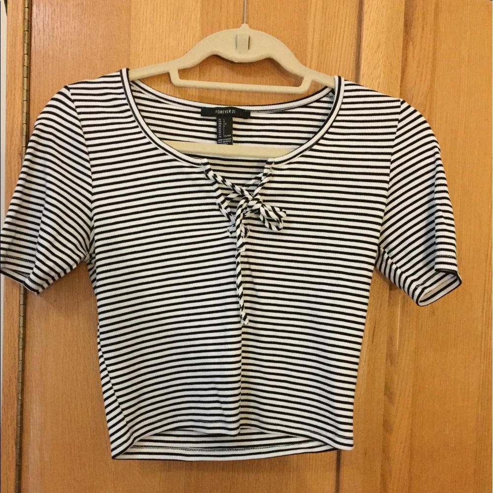 Forever 21 black and white stripped crop top