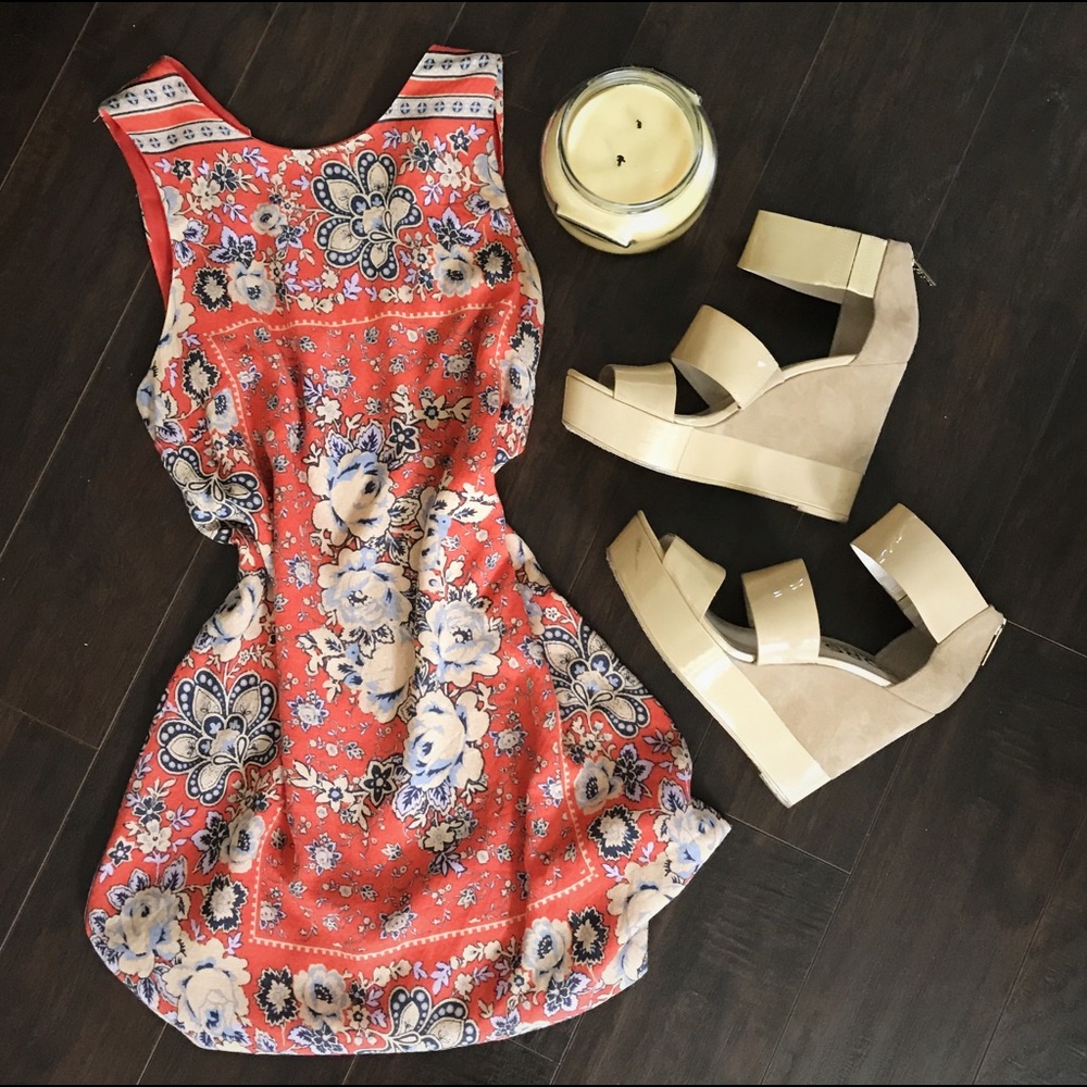 MICHAEL KORS nude wedges