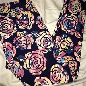 TC Lularoe Roses Leggings BRAND NEW