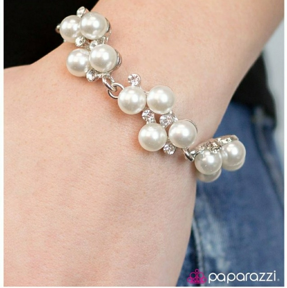 Jewelry - Picture 3 of 4