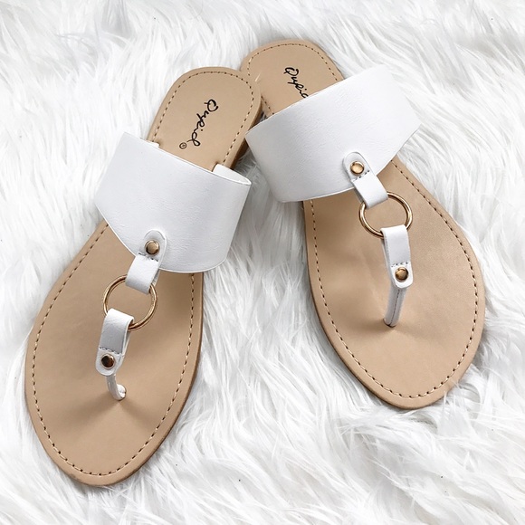 ❗️LAST PAIR❗️White Casual Sandals - Picture 2 of 4