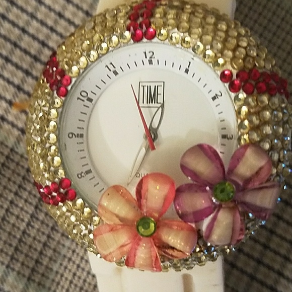 Watch - Picture 4 of 4