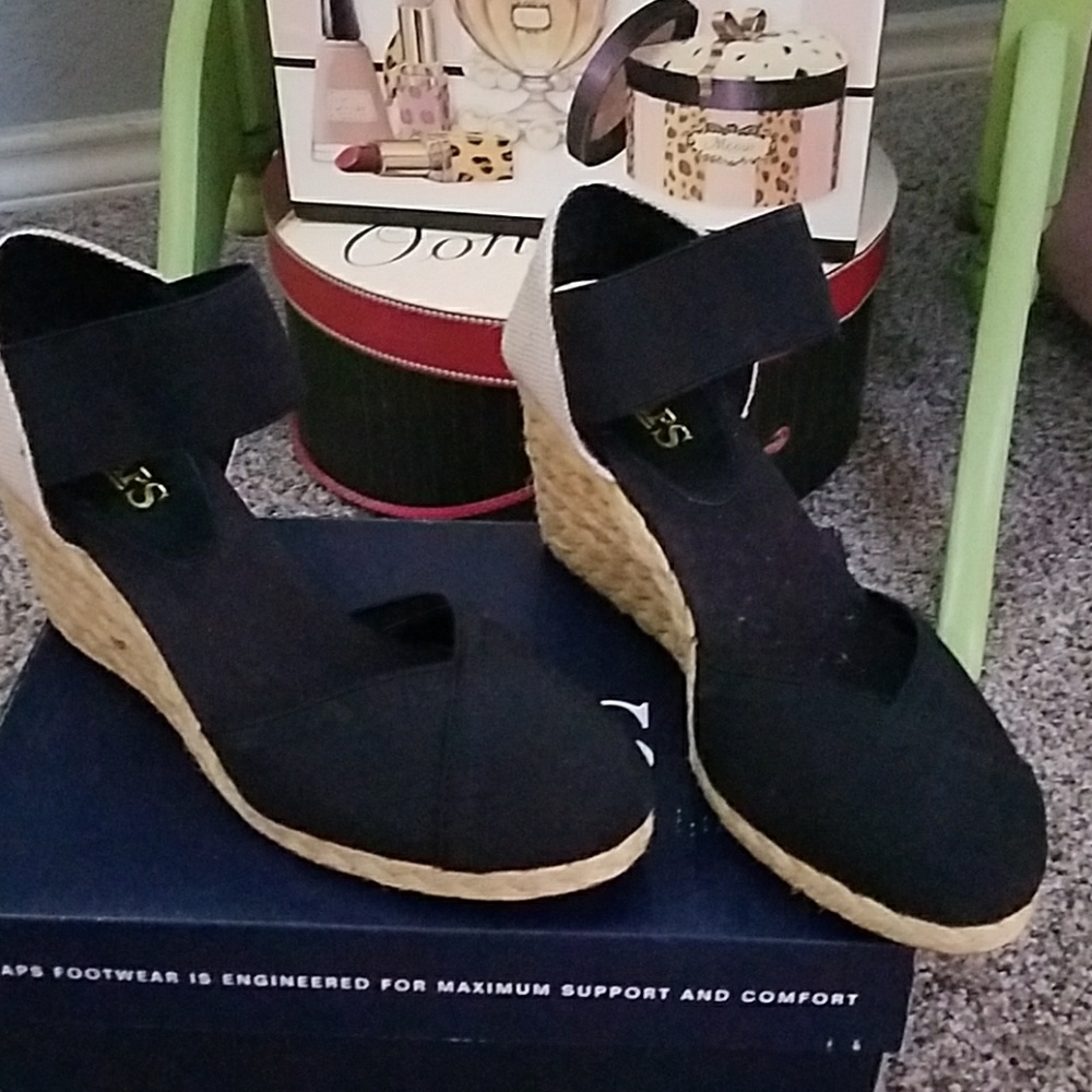Chaps Black Sandle