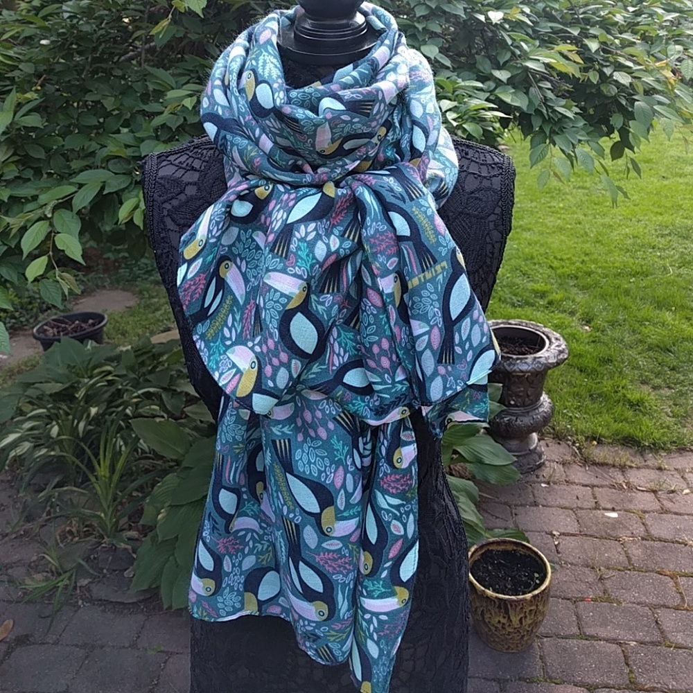 Super Cute Toucan Bird Scarf