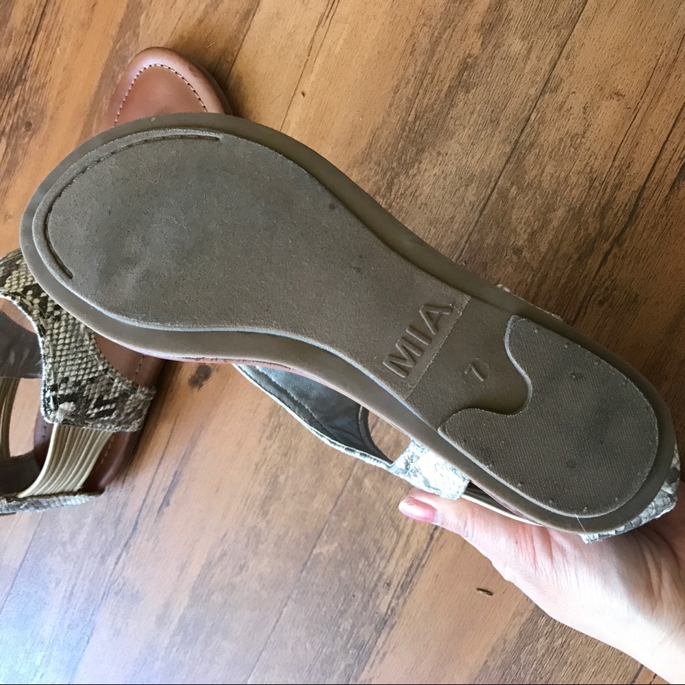 Mia Womens Sandals Size 7M Silver White Castaway - Picture 3 of 4