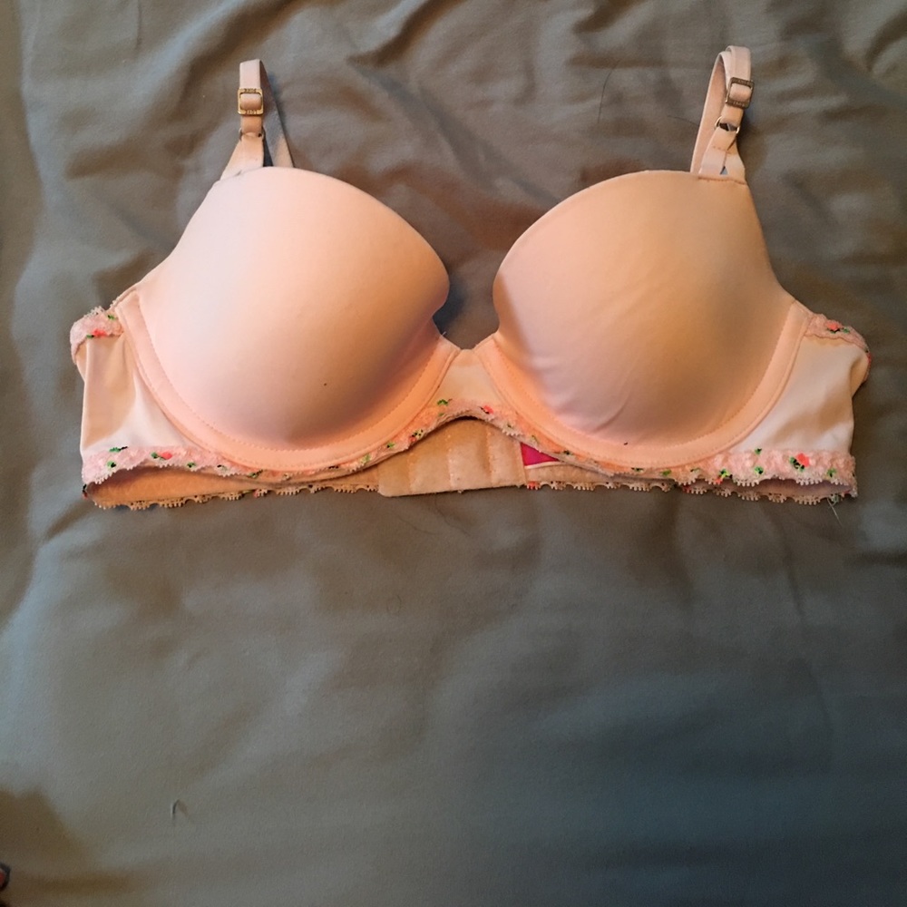 Adorable VS Pink sweetheart Demi