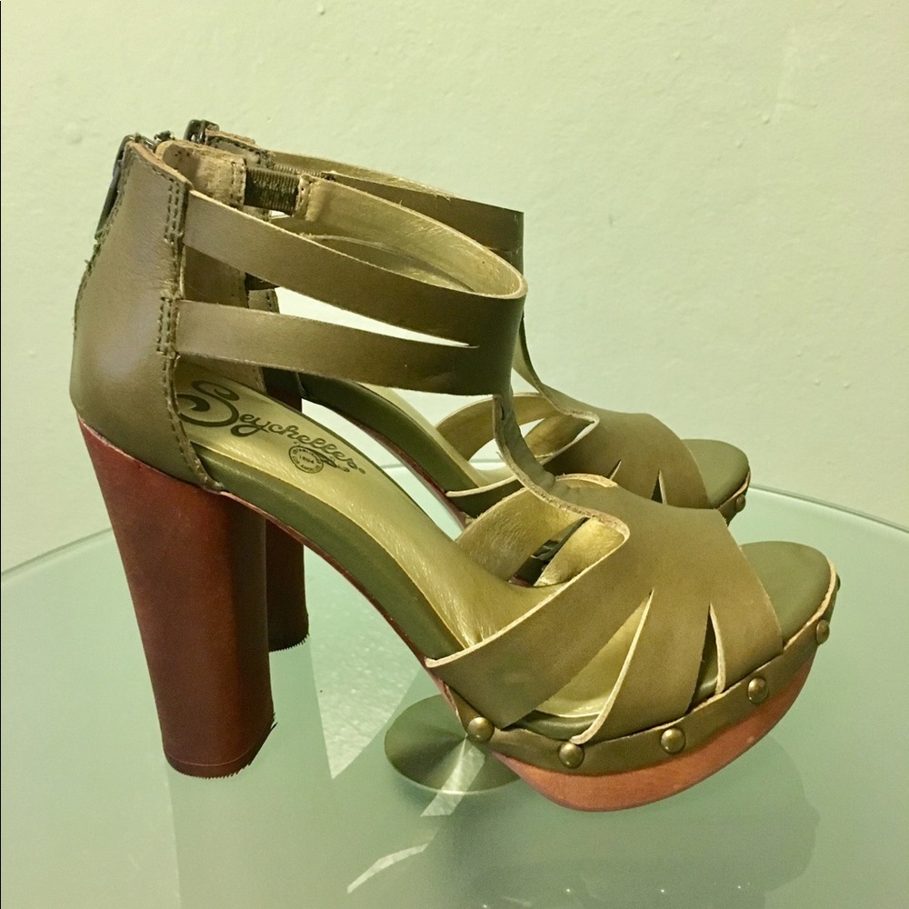 Seychelles "Chant" Clog Sandals