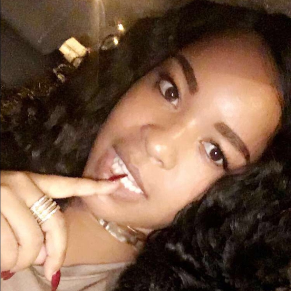 Meet your Posher, Paola