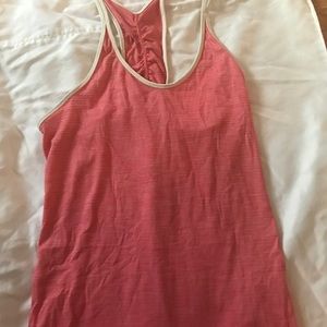 H O T    I T E M : lululemon tank