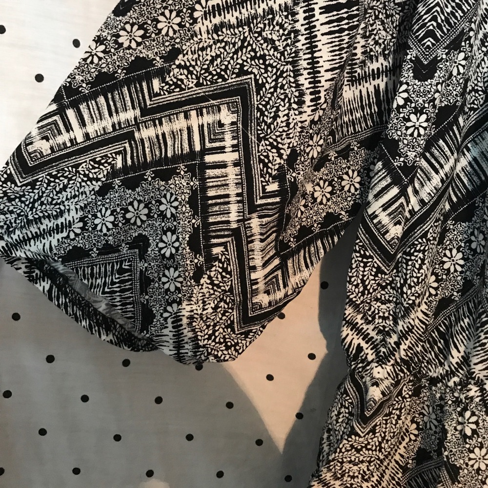 Romper - Picture 3 of 4