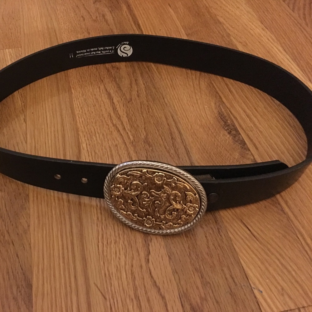 Brown leather belt with detachable belt buckle