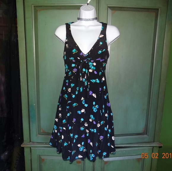 Forever 21Black Floral Dress - Picture 1 of 5
