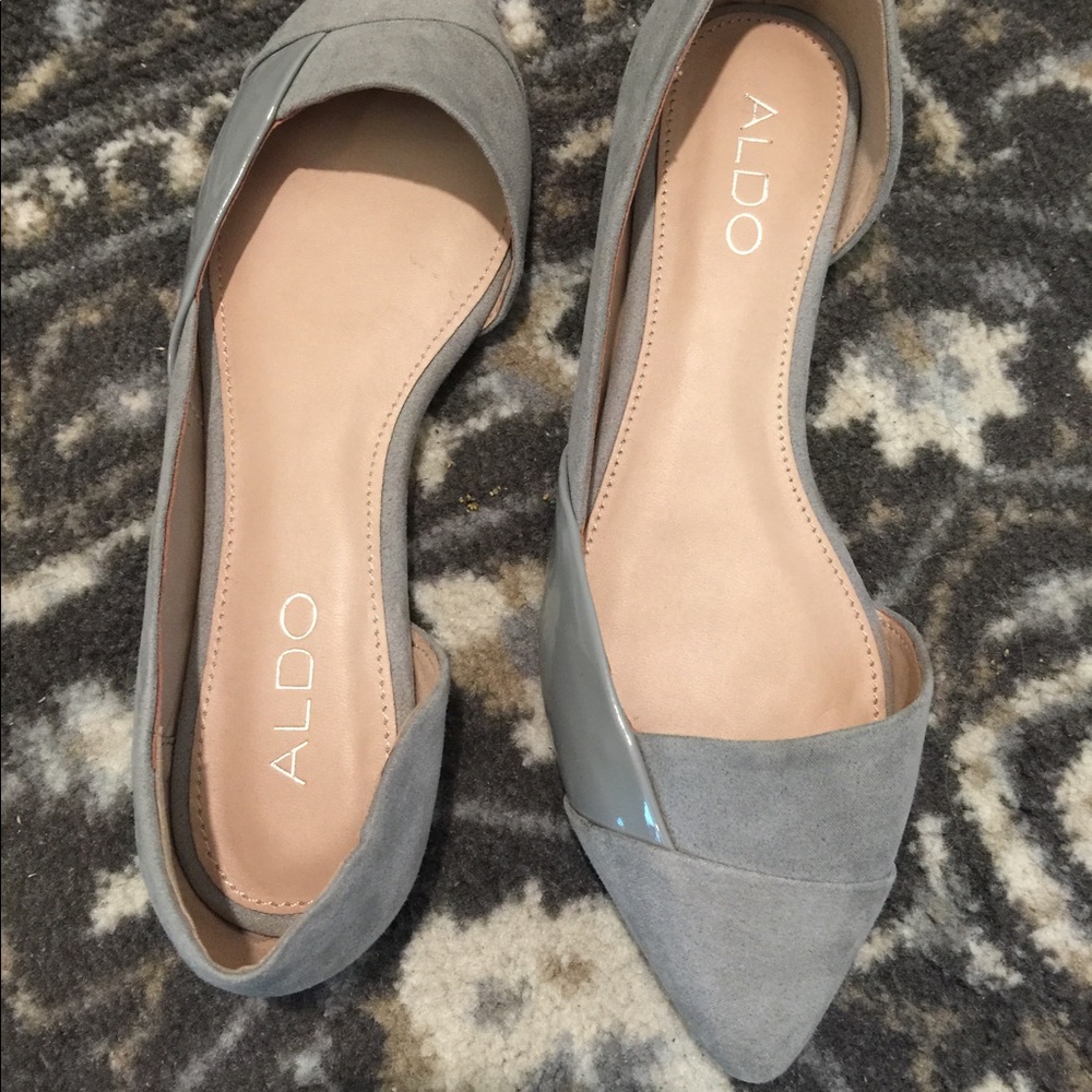 Gray pointed toe Aldo flats