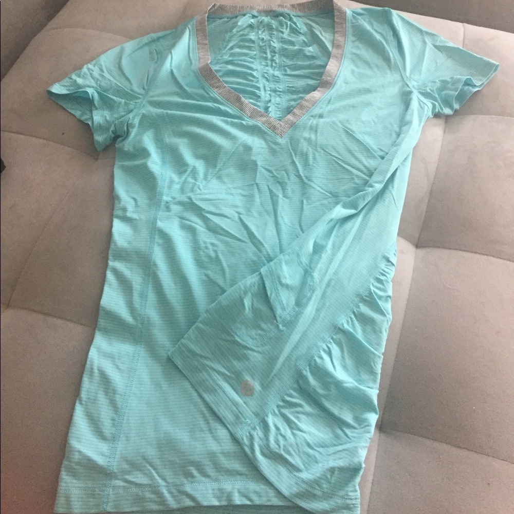 Lululemon light blue and grey vneck top size 6
