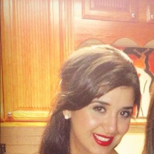 Meet your Posher, Angela