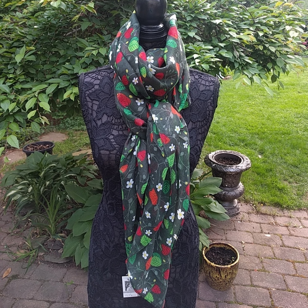 *New Stock*  Adorable Strawberry Scarf