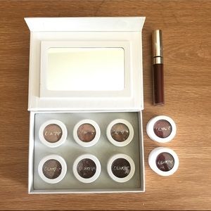 SOLD 💸 Huge Colourpop eyeshadow lot