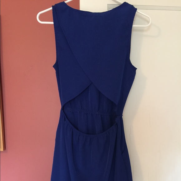 Beautiful open back blue dress - Picture 4 of 4