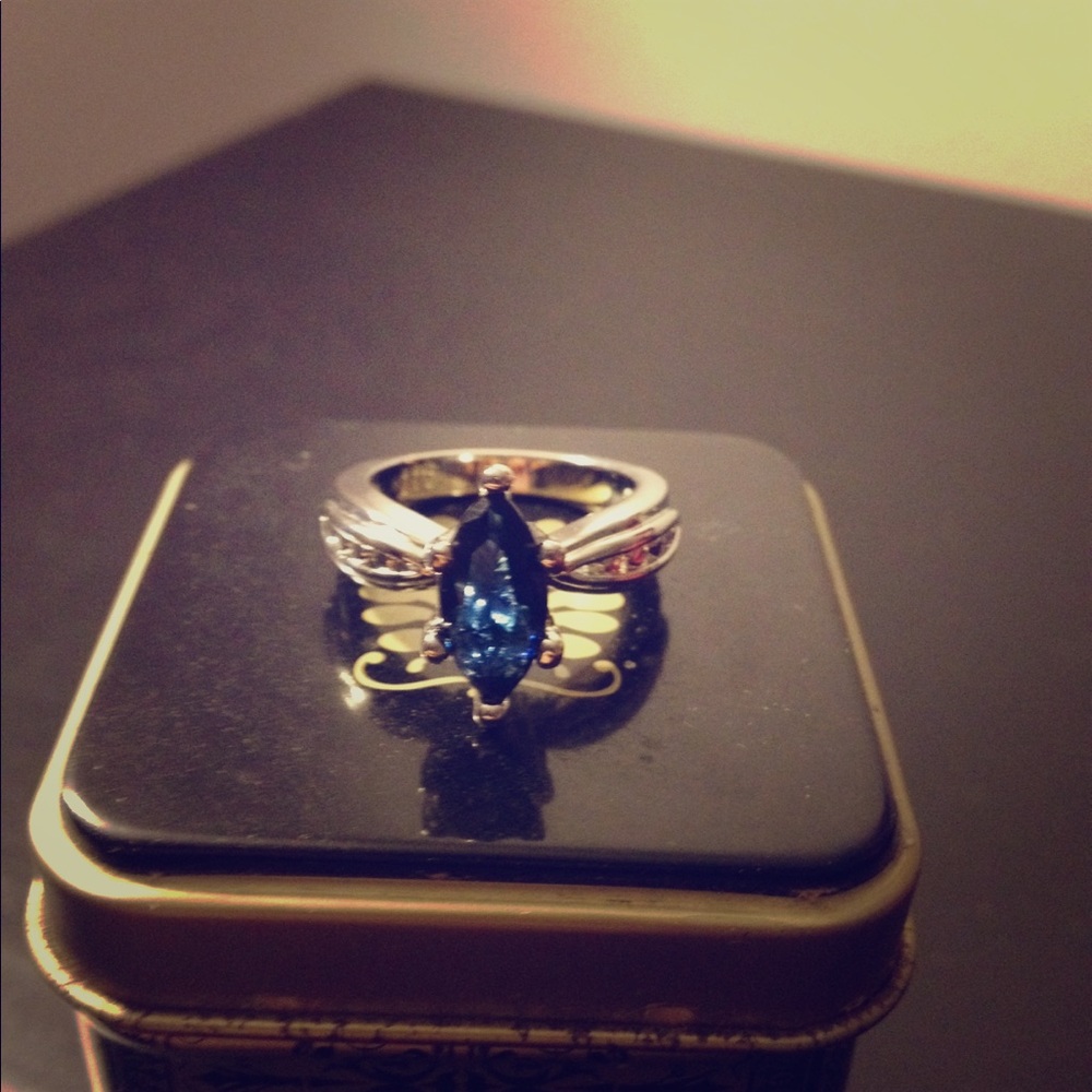 Fashion jewelry ring sapphire