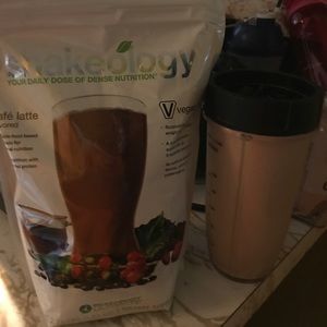 Shakeology cafe latte VEGAN open used 1 scoopHURRY