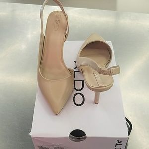 Nude pumps, size 9