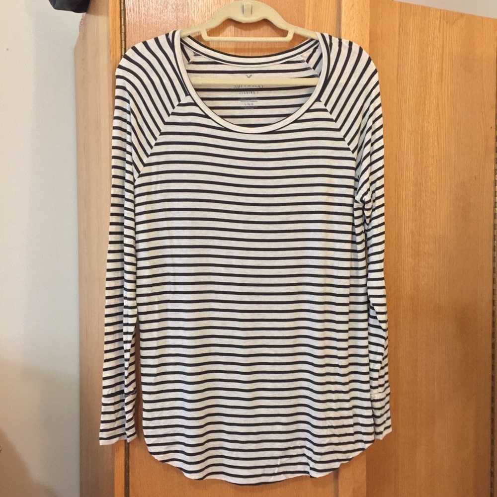 Long sleeve stripped top from American eagle!