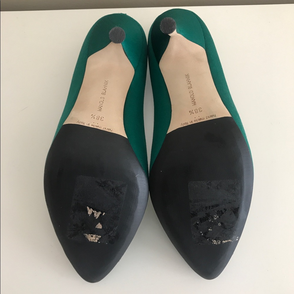 Manolo Blahnik Hangisi Pumps - Picture 5 of 5