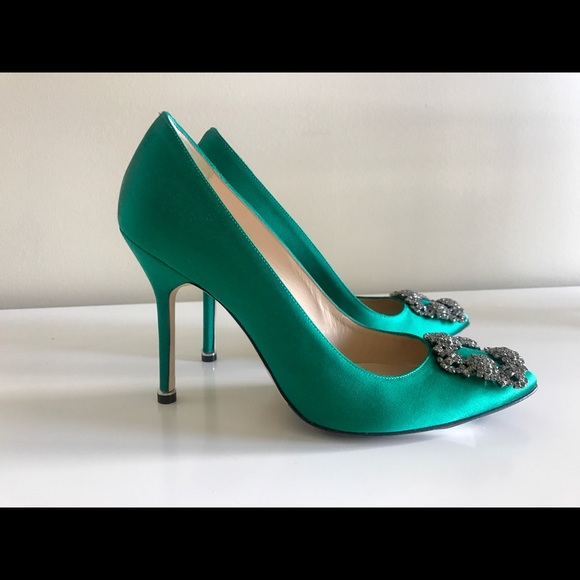 Manolo Blahnik Hangisi Pumps - Picture 2 of 5