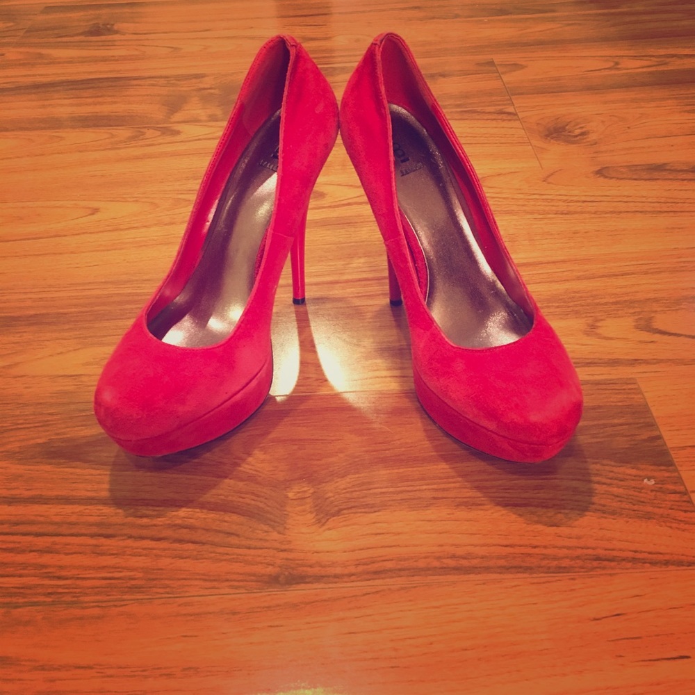 Bakers red suede platform pumps!