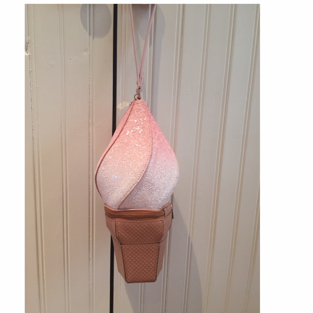 🚫SOLD Kate Spade Ice Cream Cone Wristlet 🎉HP🎉🎉 - Picture 3 of 8