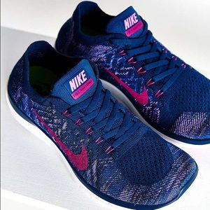 Pre-loved Nike free flynits!
