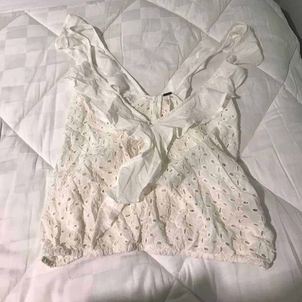 FREE PEOPLE-JESSIE EYELET TEE