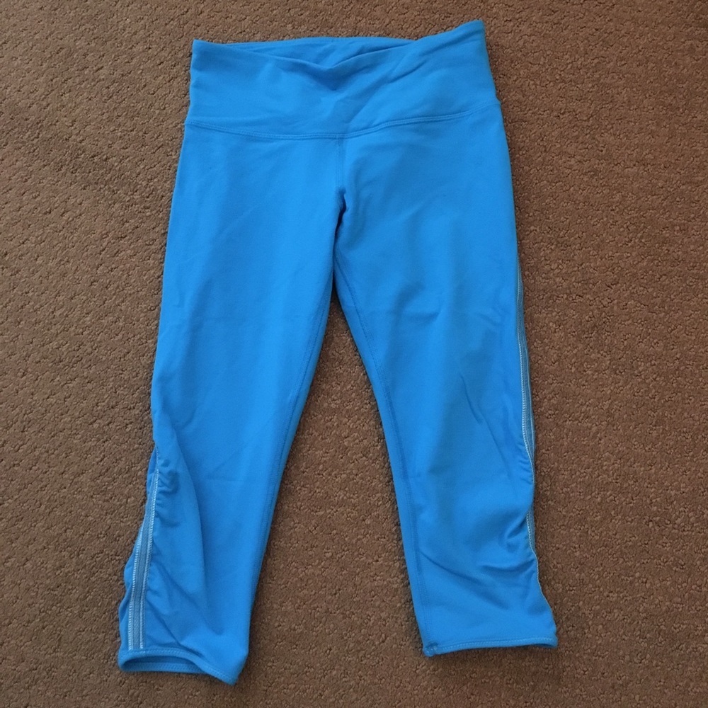 Lululemon crop leggings size 4