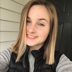 Meet your Posher, Courtney