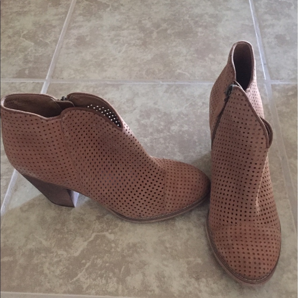 Susina Camel brown booties sz 10 cute ankle boot
