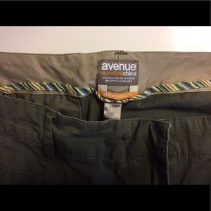 Avenue brand Bermuda short