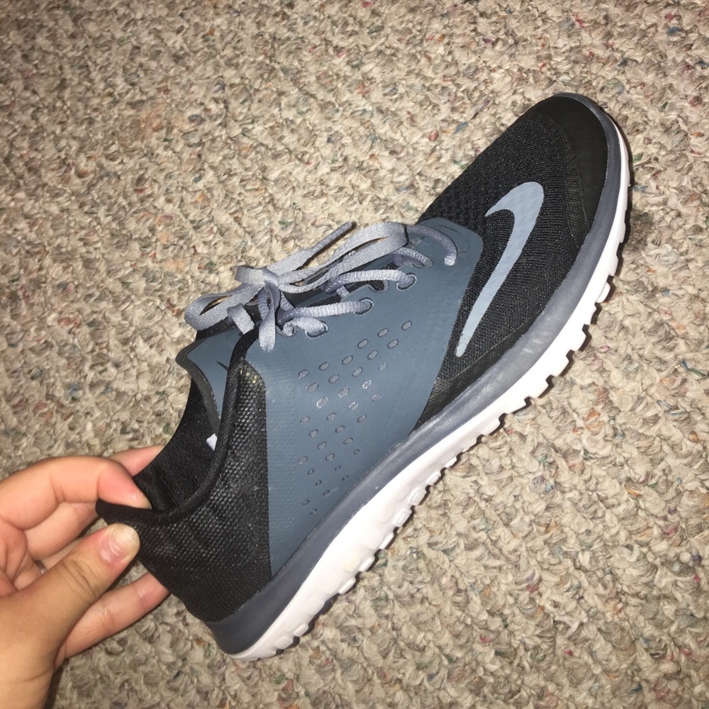 Nike tennis shoes