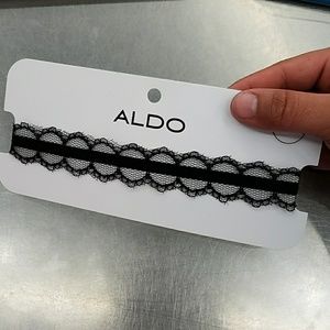 Lace choker
