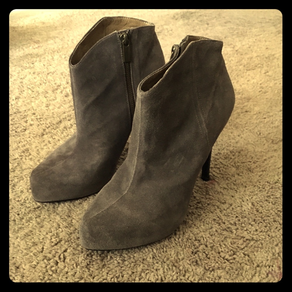Jessica Simpson gray heels MAKE ME A OFFER!!!!!!!!