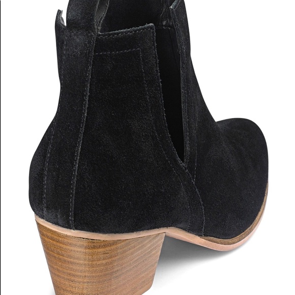 Sole diva side cut booties with gold trim top - Picture 2 of 4