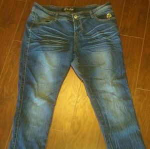 Dereon Womens size 16W 16 skinny jeans