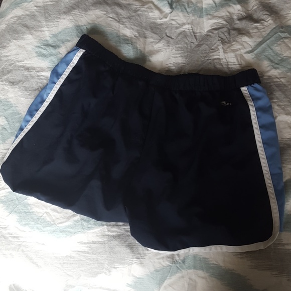 Adidas running shorts with Climalite technology - Picture 3 of 4
