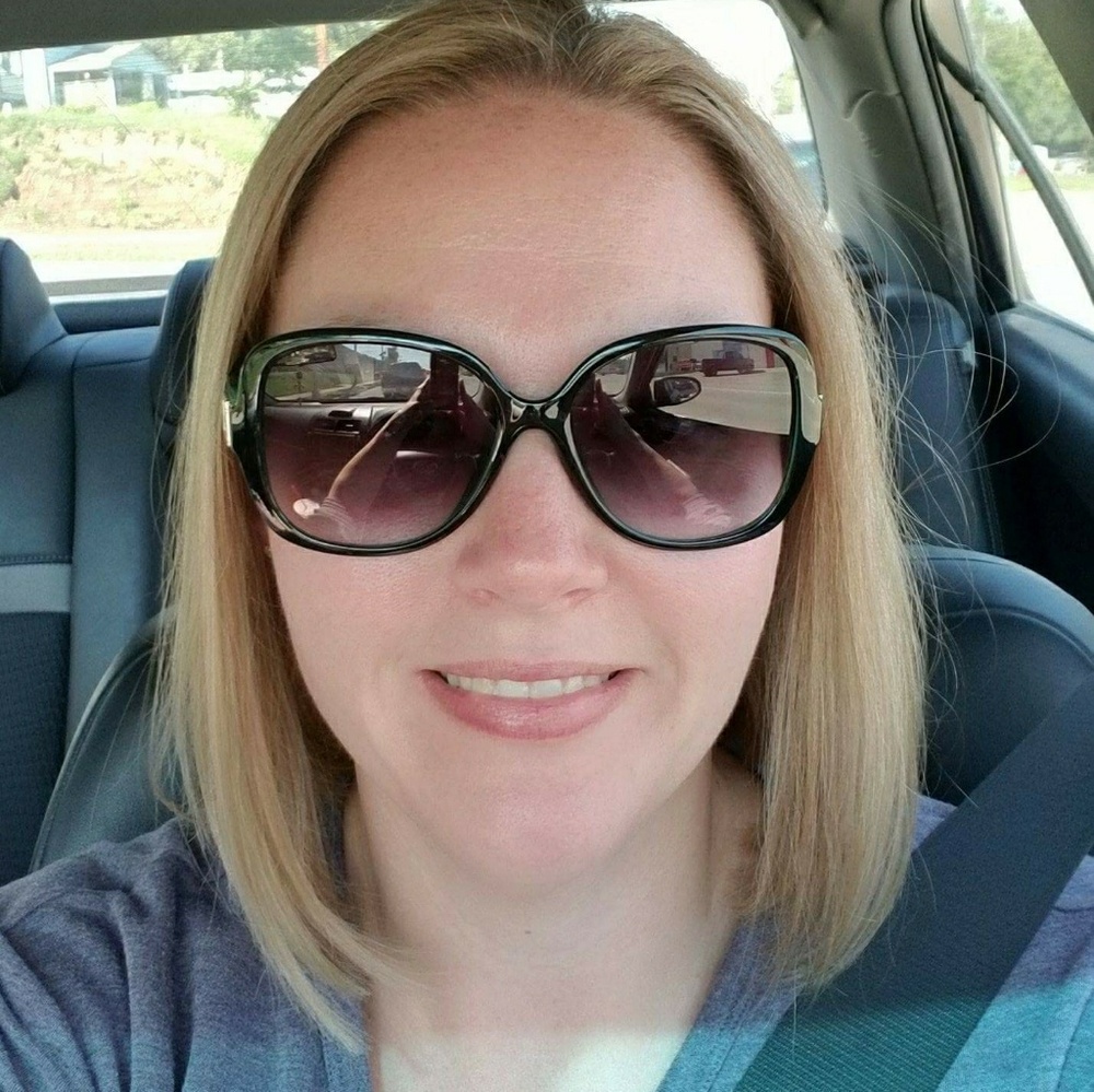 Meet your Posher, Melissa