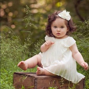 🚨💲⬇️🌟HP🌟Gap Speckle flutter dress in ivory