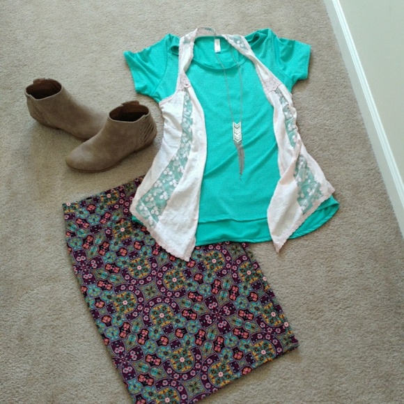 LuLaRoe Dresses & Skirts - LuLaRoe outfit