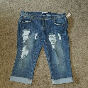 Juniors cropped jean pants