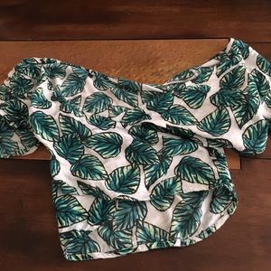 Kendal and Kylie crop