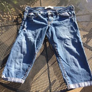 Size 9 Hollister Distressed Capris