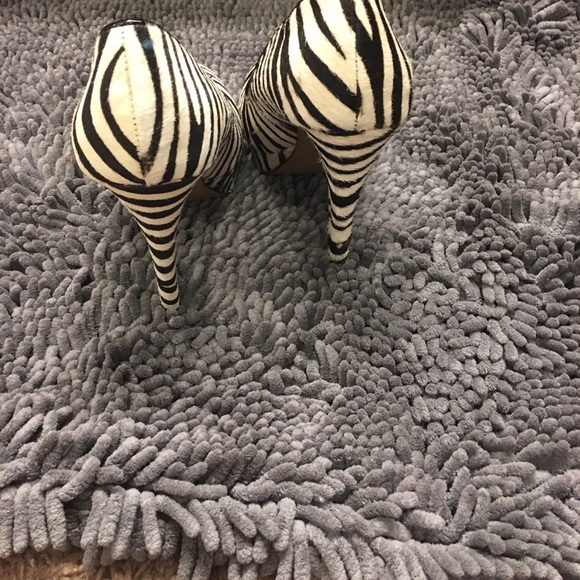 Zebra print Aldo pumps - Picture 3 of 4